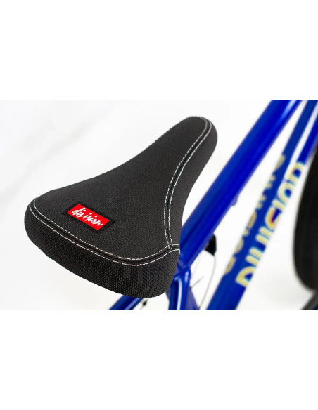 2021 Division Blitzer 18 Metallic Blue