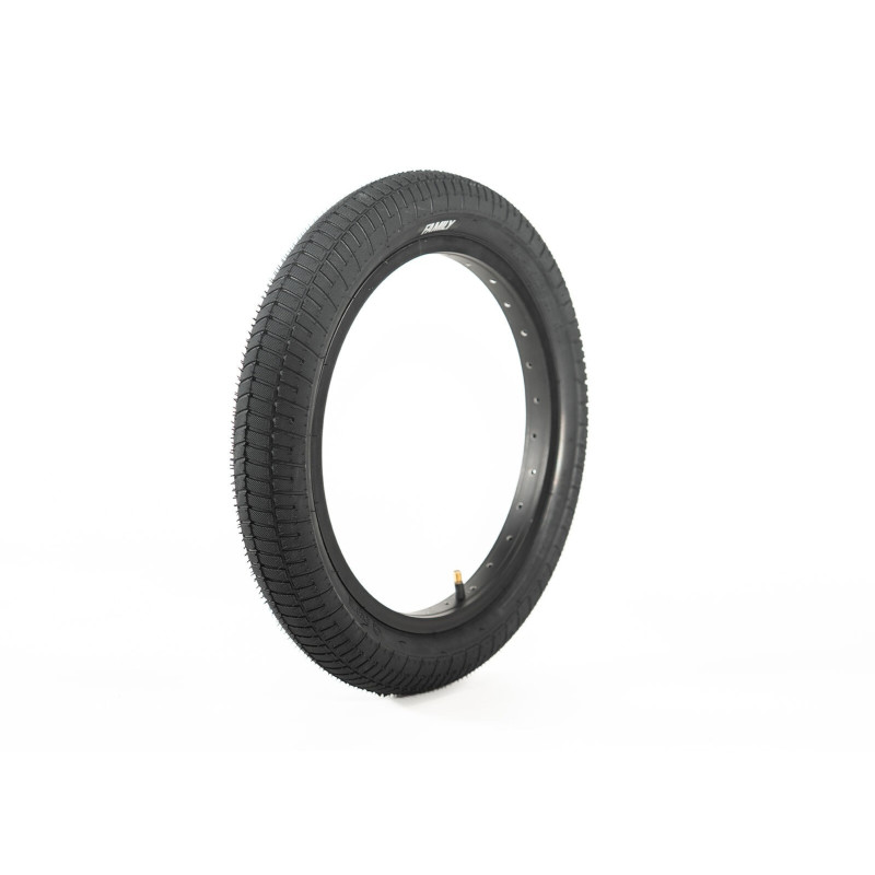 Family F641 Tyre 16" x 2.3" Black